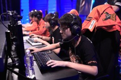 在MVP颁奖后，Ruler选手激动落泪