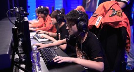 在MVP颁奖后，Ruler选手激动落泪